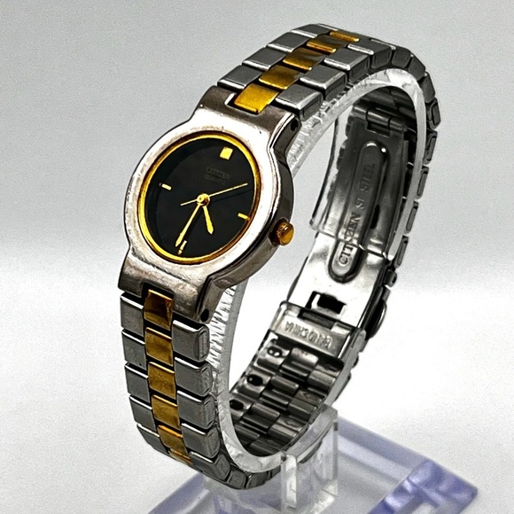 Citizen Vintage Petite Round Black Silver and Gold tones Ladies Watch Working - Picture 5 of 10